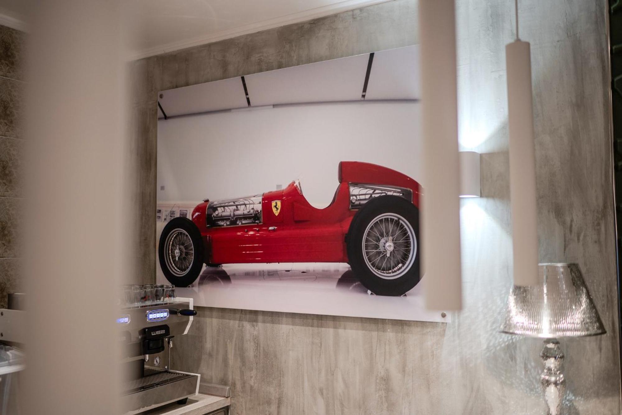 Hotel Donatello Modena Bagian luar foto